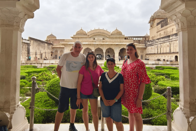 From Delhi: 2 Days Jaipur Sightseeing Tour By Car