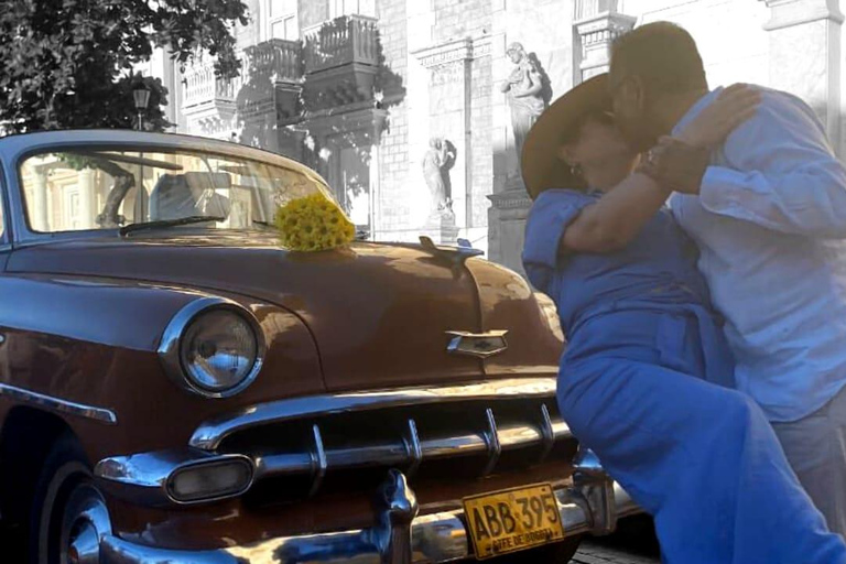Take a ride in a vintage car and snap some photos in Cartagena de Indias Vintage car ride with a photo shoot