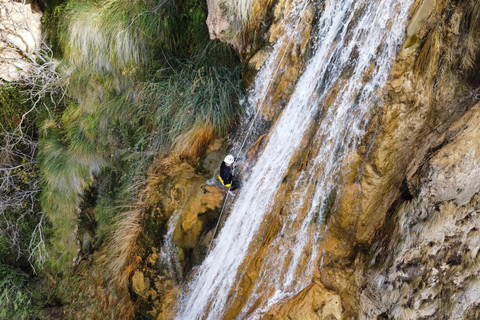 Cortes de Pallás, Valencia: Otonel Gorge or "La Doncella" Gorge Cortes de Pallás, Valencia: Otonel Ravine or "La Doncella" Ravine