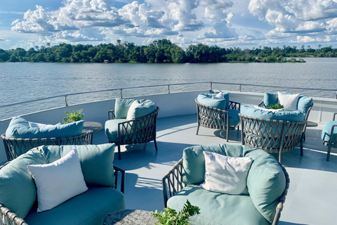 Zambezi Cruise : Luxury Sunset Cruise : The Zambezi Explorer