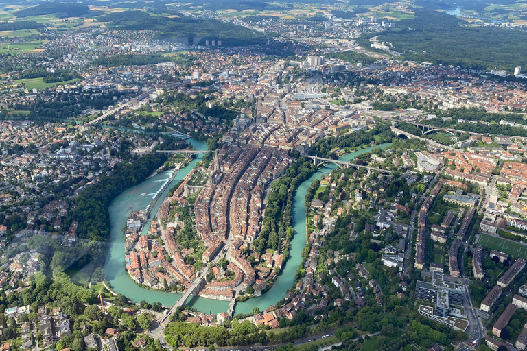 Bern: Exclusive Helicopter-Tour for 4 over the Swiss Capital