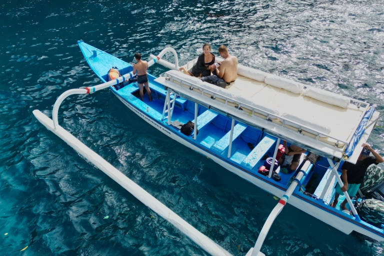 Blue Lagoon snorkeltour privéboot op zonnedekRondvaart op zonnedek Blue Lagoon snorkelen