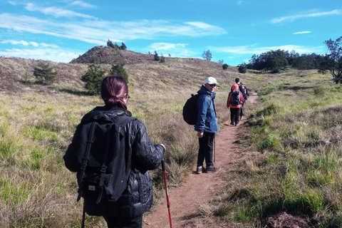 De Yogyakarta: Excursão de trekking ao nascer do sol no Monte Prau