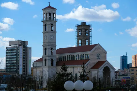Von Tirana aus: Geführte Tour durch Prizren und Pristina