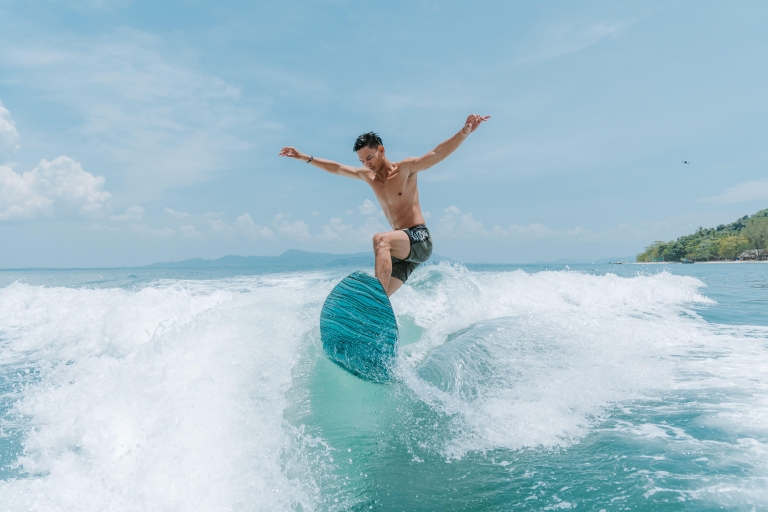Phuket: Prywatne doświadczenie wakesurfingu na łodzi Malibu4 godziny Wynajem