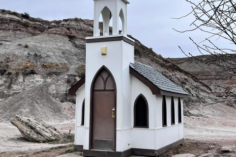 From Calgary: Drumheller Dinosaur, Hoodoos & Badlands Tour