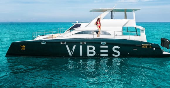 Phuket: Racha Noi & Maiton Catmaran Tour with Beach Picnic