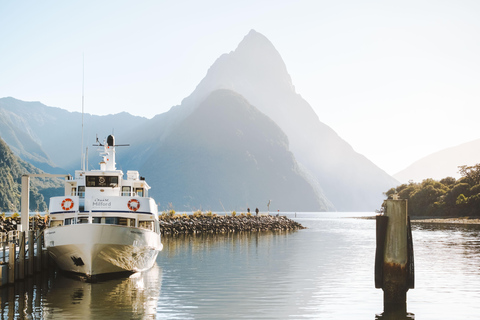 Milford Sound Small-Group Glass-Roof Tour from Queenstown Glass-Roof with a Fixed Wing Flyback