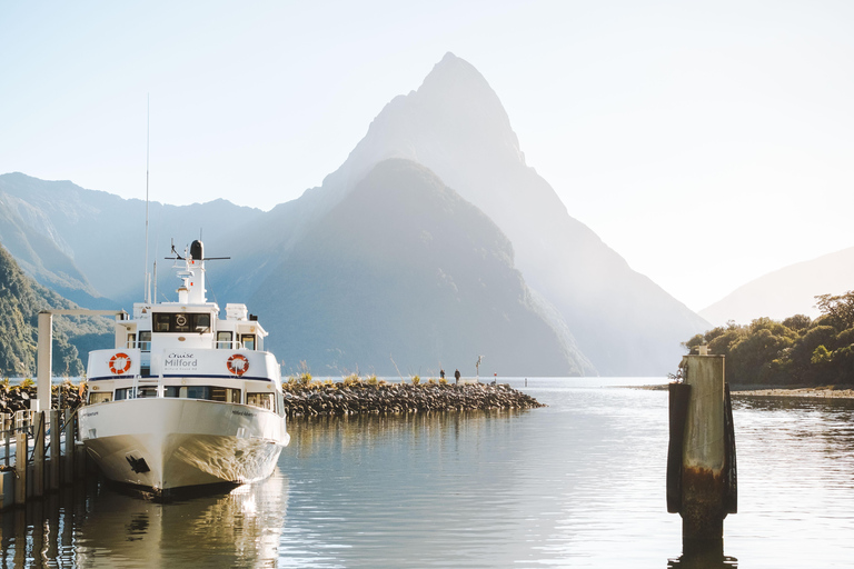 Milford Sound Small-Group Glass-Roof Tour from Queenstown Glass-Roof with a Fixed Wing Flyback