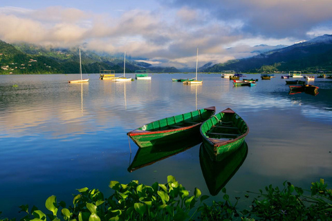 Pokhara : Visite privée d&#039;une journée avec les collines des pagodes depuis le bord du lac