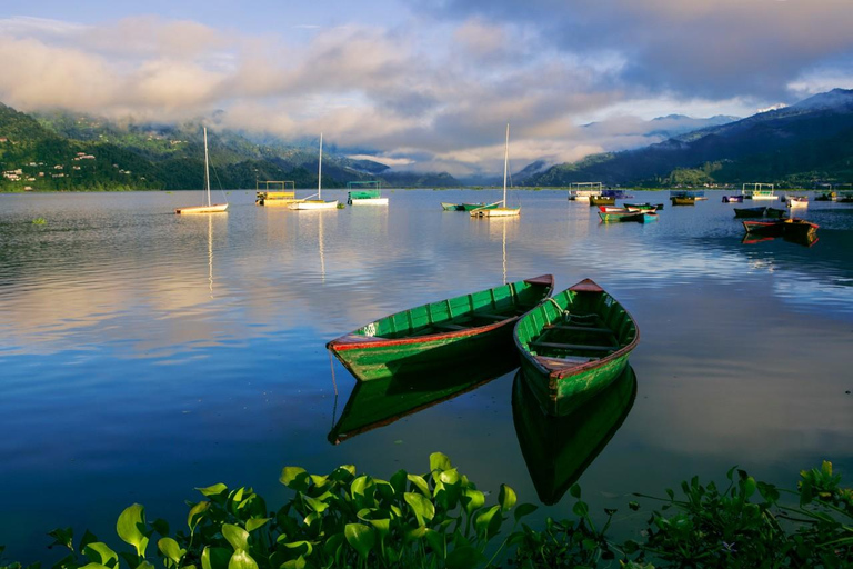 Pokhara : Visite privée d&#039;une journée avec les collines des pagodes depuis le bord du lac