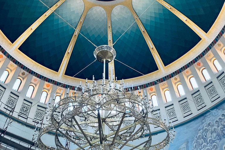 地拉那：探索共产主义时代与现代生活☕️私人观光