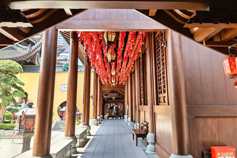 2H Private Tour: Jade Temple & Buddhism Meal (All Inclusive)