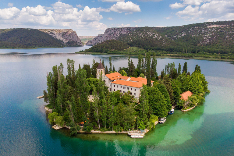 Krka-Wasserfälle:Private Tour mit Weinverkostung und Wüste