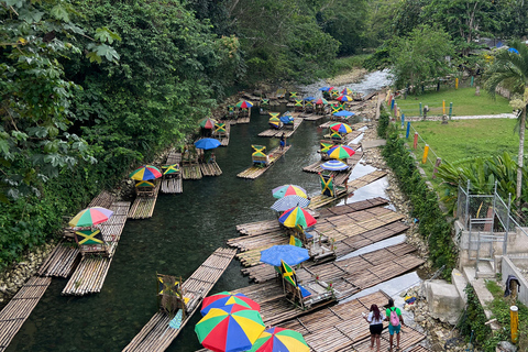 Montego Bay: Bamboo Rafting Tour and Rick's Café visit
