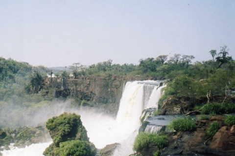 Iguazu Taxis: Flughafen+Wasserfälle auf beiden Seiten+ Flughafen!Der Besuch wird allein gemacht, um ohne Eile zu genießen