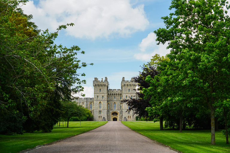 Londra: Tour privato al Castello di Windsor, Stonehenge e Bath