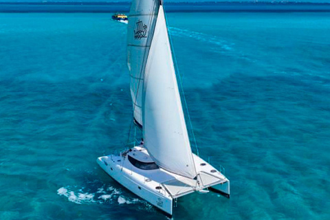 Cancun: Premium Catamaran with Transportation & Dock fee