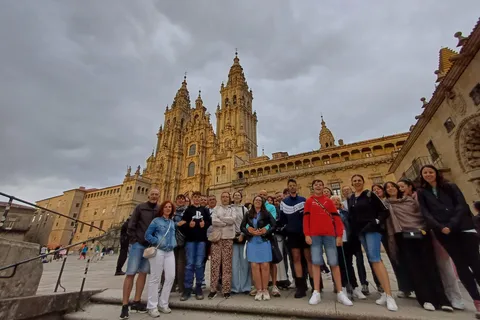 Santiago de Compostela: legends tour and galician dinner