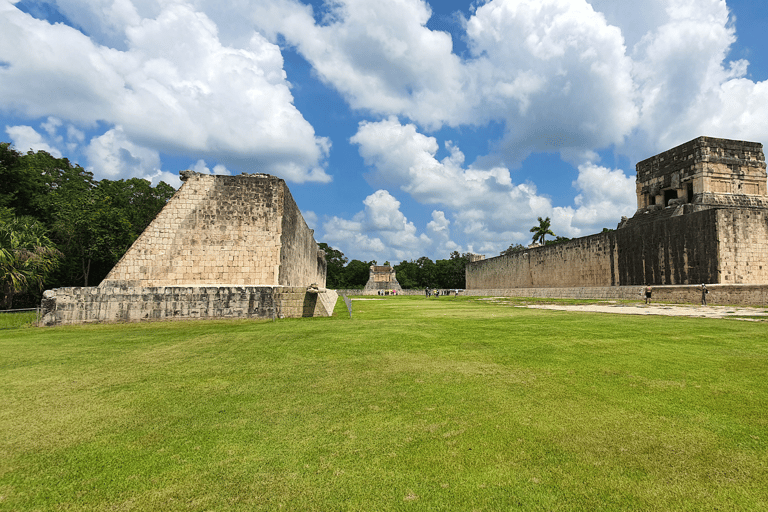 Cancún: Chichen Itza, Ik Kil Cenote och Valladolid med lunchUpphämtning i Cancun-området