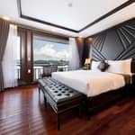 Hanoi: crociera di 2 giorni a 5 stelle con balcone nelle baie di Halong e Lan Ha