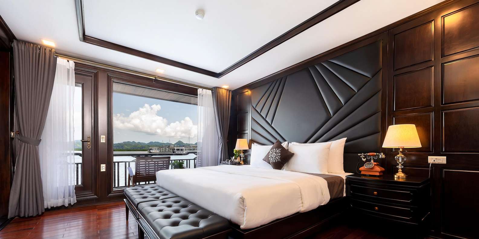 Hanoi: 2-Day Halong & Lan Ha Bay 5-Star Cruise with Balcony