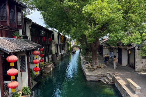 Shanghai Zhouzhuang Water Town Guided Tour with Free Time