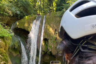 Sarnano: tour in e-bike con cascate e guida
