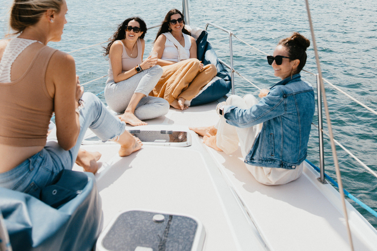 San Diego: San Diego Bay Sunset & Daytime Sailing Experience Sunset Sailing Experience on San Diego Bay