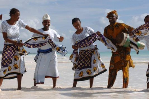 Pemba: Kryddnejlika-plantage och swahili-dansshowPemba: Rundtur på kryddnejlikaplantage och swahili-dansshow