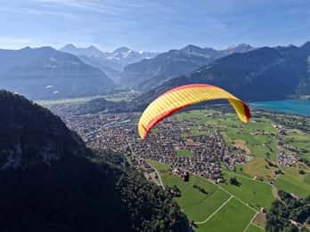 Interlaken: Tandem Paragliding Flight