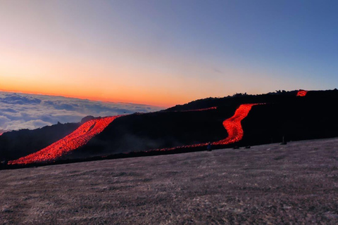 Escursione sull'Etna da Catania con funivia e 4x4 a 3340 metri.Escursione sull'Etna da Catania con funivia e fuoristrada fino a 3340 metri.