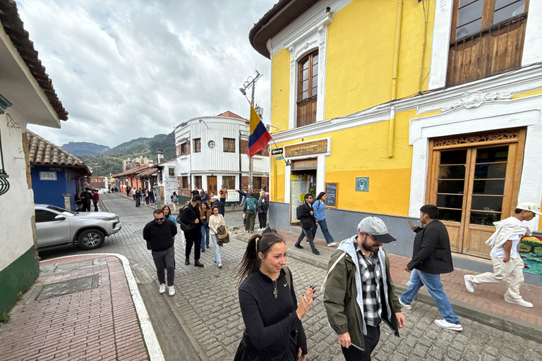 Bogotá: La Candelaria Food Tour with 7 Tastings & Ajiaco