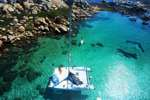 Bonifacio: Balade en catamaran avec snorkelling aux Iles Lavezzi