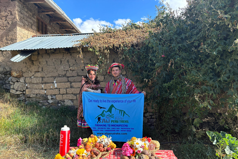 库斯科：拉雷斯徒步之旅至马丘比丘 4 天拉雷斯徒步之旅：探访马丘比丘