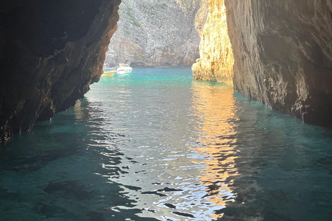 Zakynthos: Navagio Beach and Blue Caves Boat Tour Around Zante by private boat