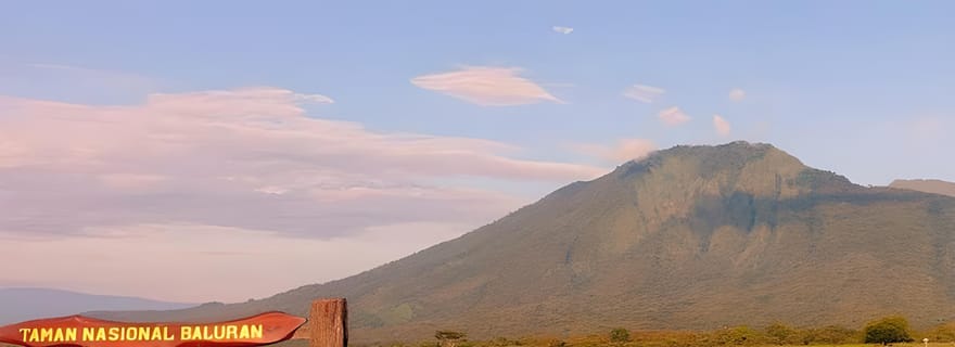 L'authentique coucher de soleil du parc national de Baluran Banyuwangi
