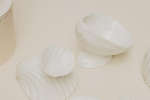 Paris: Seashells Pottery Workshop in a lovely Atelier GRAND SOLEIL: Pottery Workshop / Wheel-Throwing