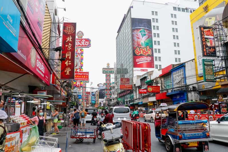 Bangkok: Sacred Temples & China Town Private Guided Tour