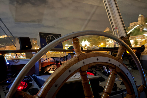 Budapest: Danube Cruise with panorama veview