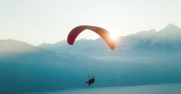Interlaken: Tandem Paragliding with Mountain and Lake Views