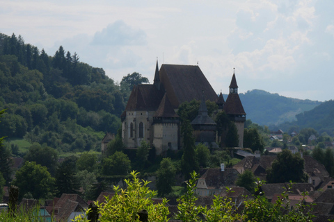 Brașov: Slow Travel Photography Tour in Saxon Villages