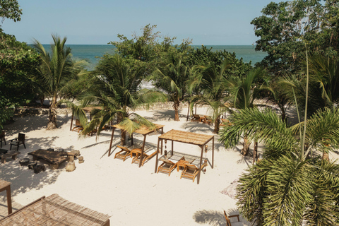 Cartagena:Makani Beach Club w/ Boat Transfer, Drink & Sunbed Makani ELUA VIP Couple Experience – Spa, Lunch & Drinks
