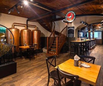 Bratislava: Pub Crawl com entrada VIP, shots e cerveja grátis
