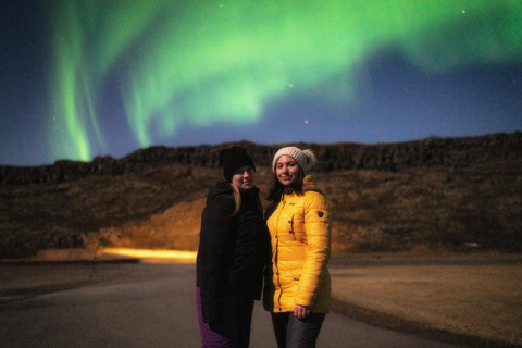 Reykjavik: Small-Group Northern Lights Tour with Pickup