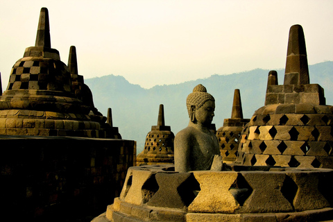 Yogyakarta: Borobudur Klättring till toppen Inkluderad cykeltur