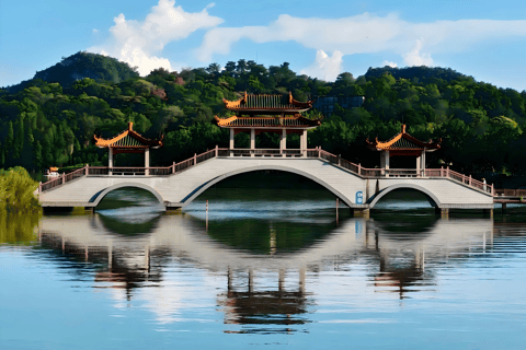 From Guangzhou: Zhaoqing Culture Trip with Lunch & Boat Ride