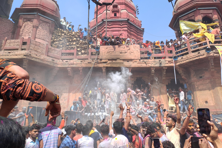 Walking Tour in the old part of the city of Varanasi Walking Tour in the old city of Varanasi