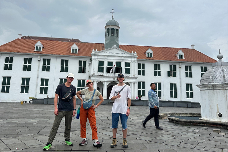 Tour in scooter della città di GiacartaTour della città in scooter a Giacarta