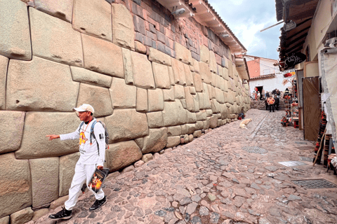 Walking tour Cusco: San Cristobal viewpoint and Andean music